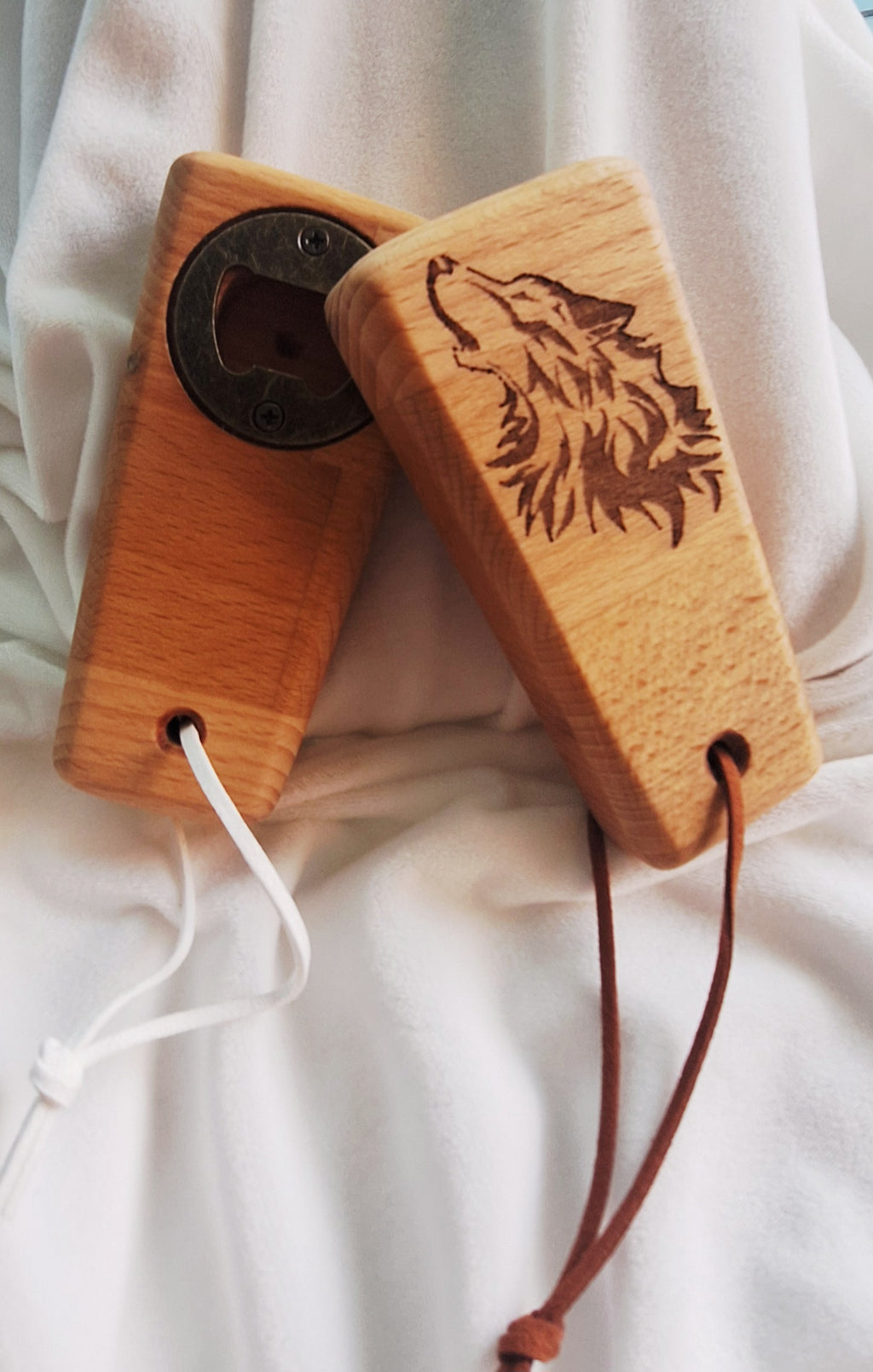 Flaschenöffner (Handmade) Buchenleimholz Gravur "Wolf"
