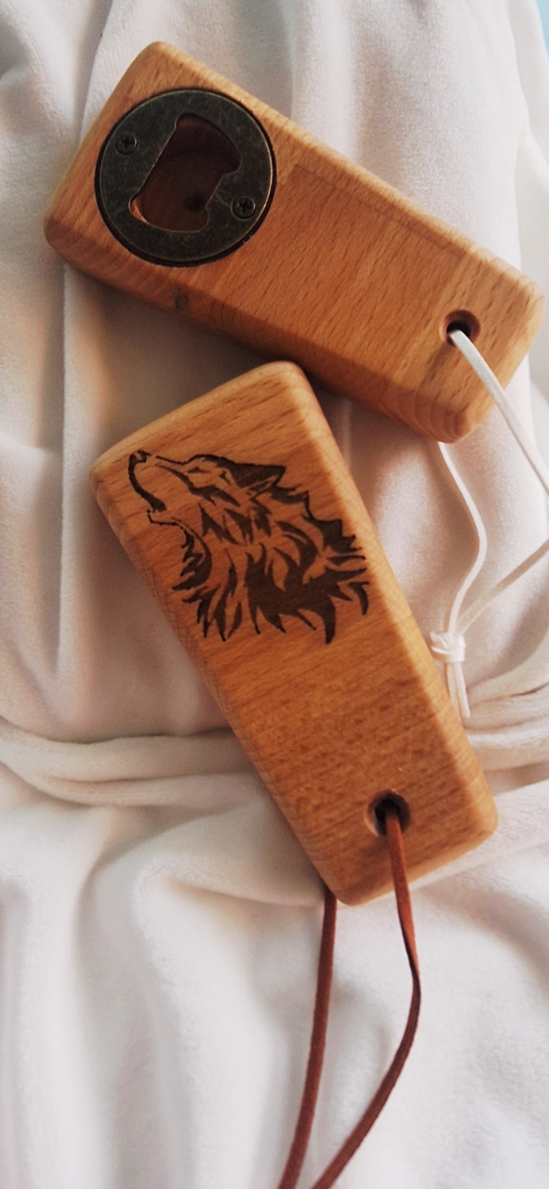 Flaschenöffner (Handmade) Buchenleimholz Gravur "Wolf"